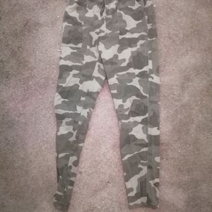 I am selling a camouflage par of pant